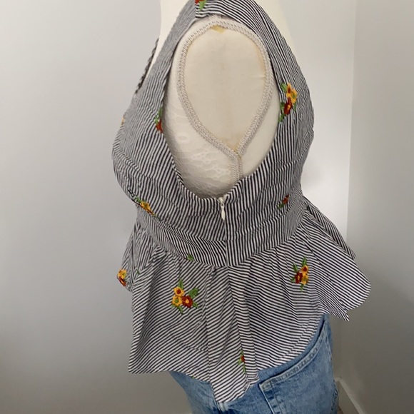 NWOT Forever 21 peplum embroidered blouse - Picture 3 of 4
